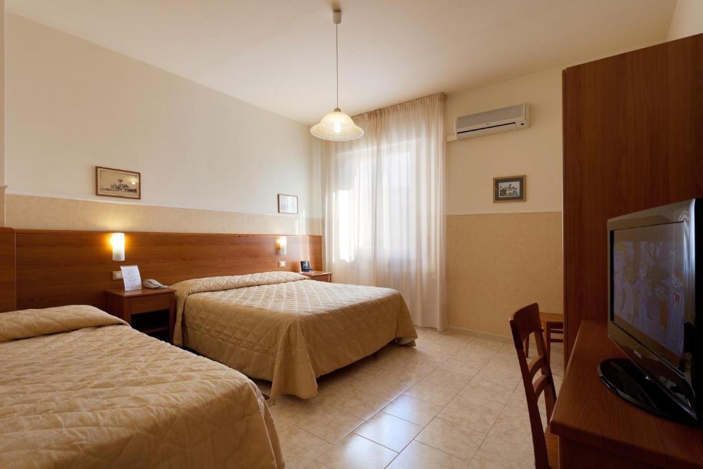 Parking Hotel Giardino Livorno Cameră foto