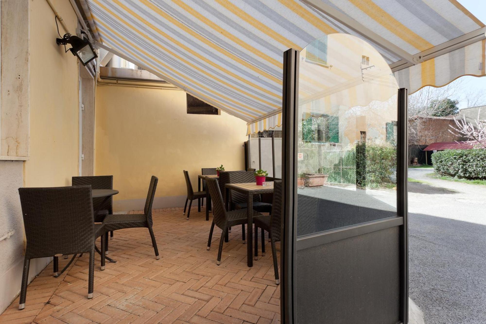 Parking Hotel Giardino Livorno Exterior foto